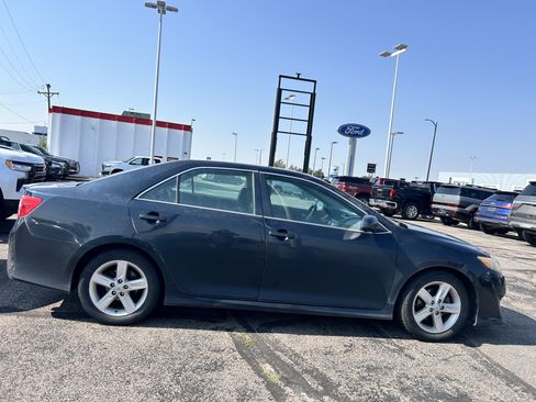 Used 2013 Toyota Camry SE FWD image 5