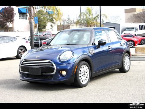 Used 2015 MINI Cooper 4-Door Hardtop w/ Premium Package FWD image 3