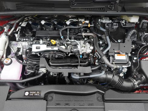 Used 2026 Toyota Prius XSE image 28