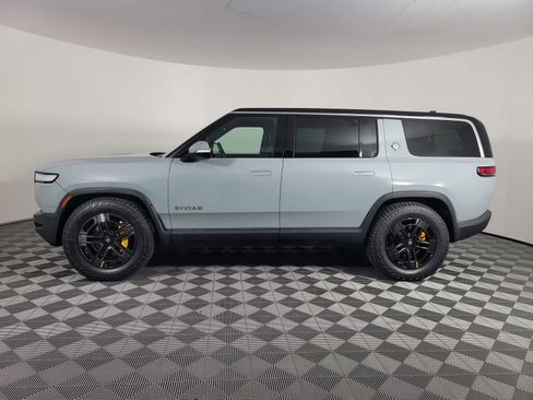 Used 2022 Rivian R1S Launch Edition image 2