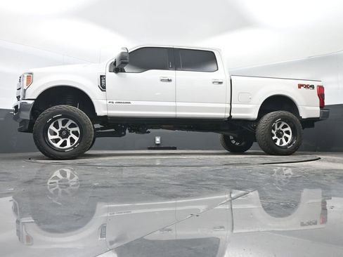 Used 2019 Ford F250 Lariat w/ Lariat Ultimate Package image 27