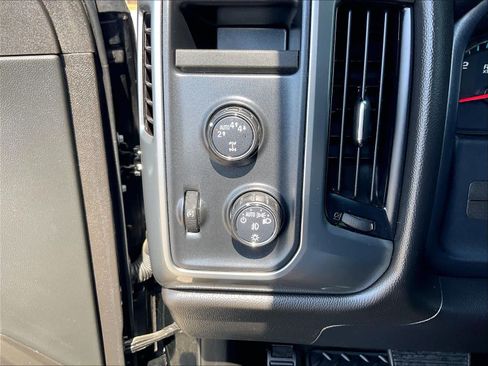 Used 2018 Chevrolet Silverado 1500 LT w/ All Star Edition image 26