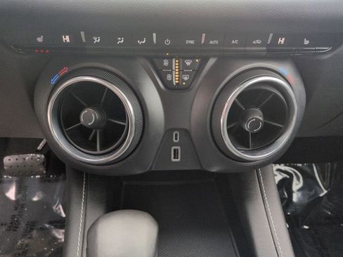 Used 2023 Chevrolet Blazer LT image 18