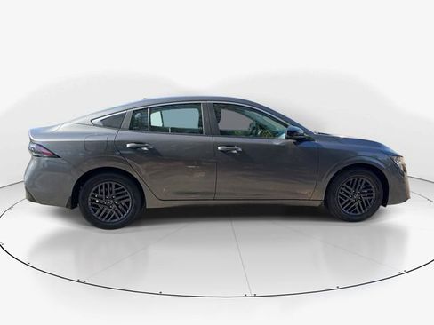 New 2026 Nissan Sentra SV w/ SV Convenience Package FWD image 12
