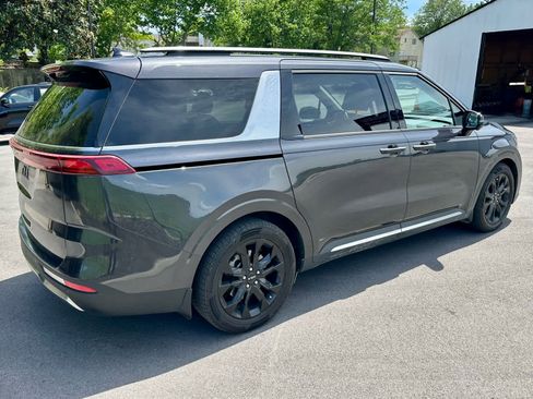 Used 2023 Kia Carnival SX FWD image 5