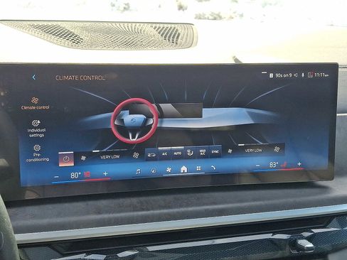 Used 2025 BMW X5 xDrive50e w/ Premium Package image 16