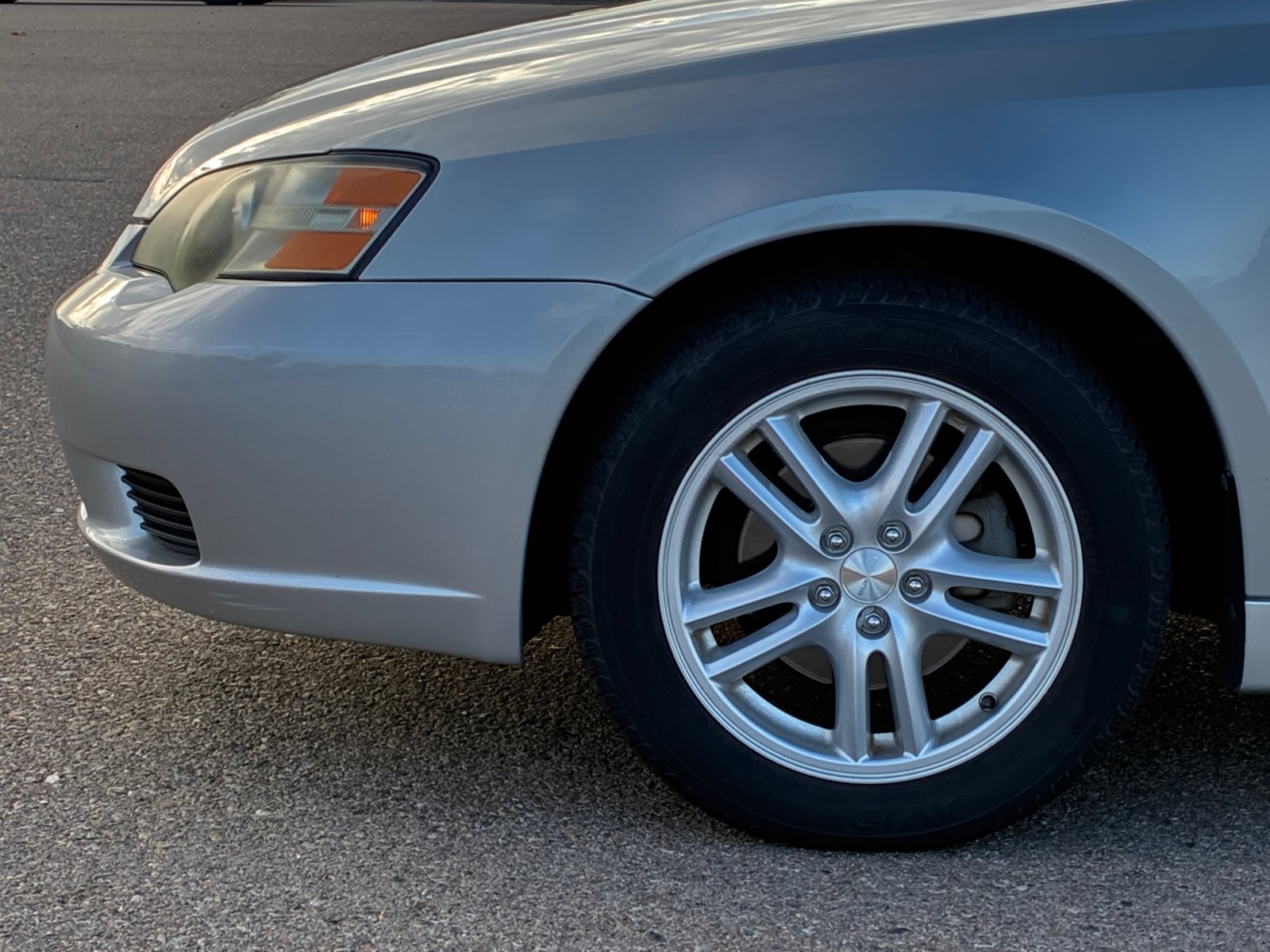 Used 2005 Subaru Legacy 2.5i AWD/4WD image 9