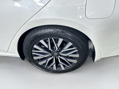 Used 2023 Nissan Altima 2.5 SV FWD image 11