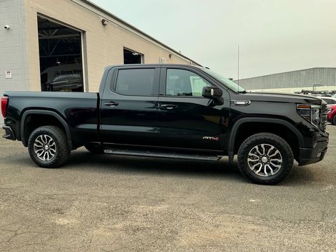 Used 2023 GMC Sierra 1500 AT4 w/ AT4 Premium Package AWD/4WD image 2