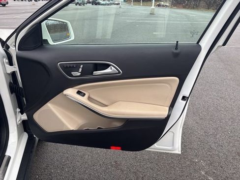 Used 2018 Mercedes-Benz GLA 250 GLA 250 image 9