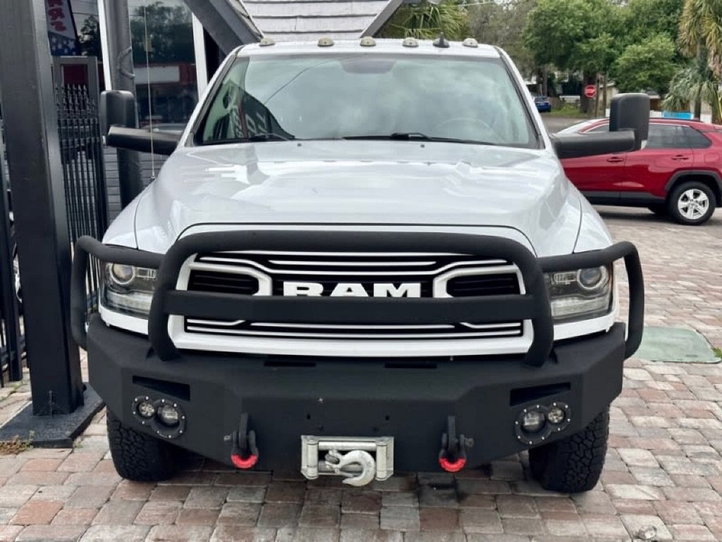 Used 2018 RAM 3500 Laramie w/ Sport Appearance Group AWD/4WD image 4
