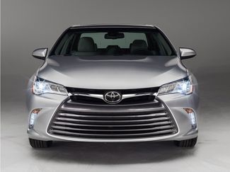 Used 2015 Toyota Camry XLE FWD video 1