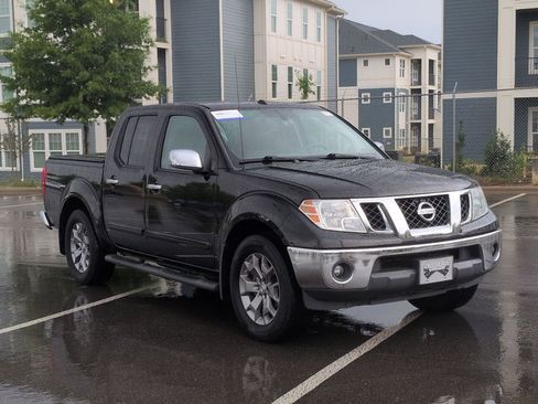 Used 2019 Nissan Frontier SL RWD image 1