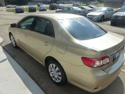Used 2013 Toyota Corolla LE FWD image 7