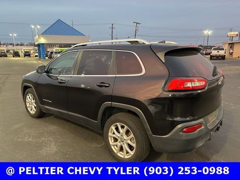 Used 2016 Jeep Cherokee Latitude image 5