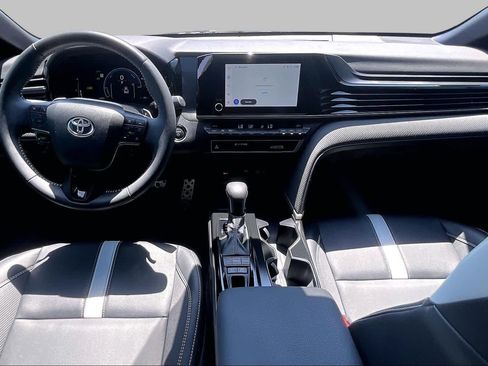 Used 2025 Toyota Camry SE w/ Convenience Package FWD image 16