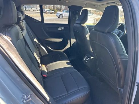 Certified 2025 Volvo XC40 B5 Plus AWD/4WD image 13