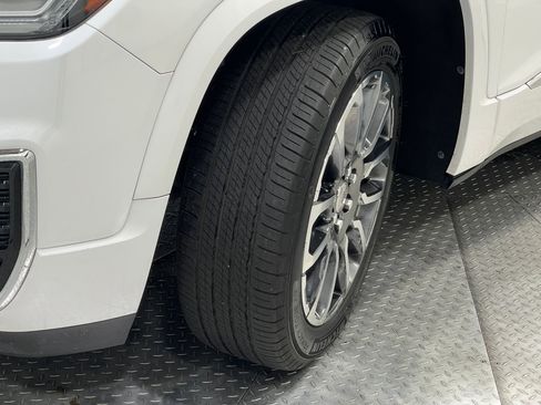 Used 2021 GMC Acadia Denali w/ Denali Technology Package image 37