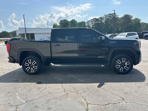 Used 2024 GMC Sierra 1500 AT4 w/ AT4 Premium Package AWD/4WD image 5