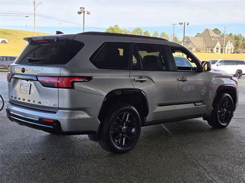 Used 2024 Toyota Sequoia Platinum image 6