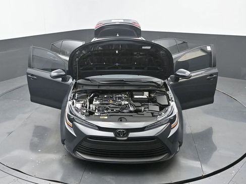 Used 2025 Toyota Corolla LE w/ Convenience Package image 32