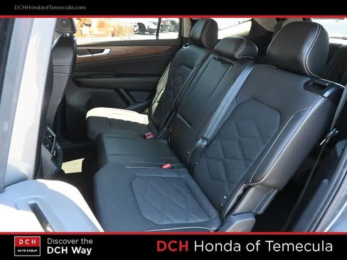 Used 2024 Volkswagen Atlas SE FWD image 19