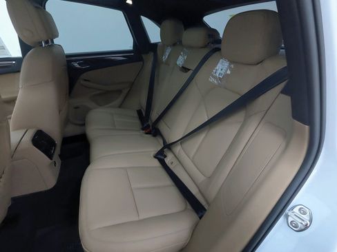 New 2026 Porsche Macan image 22