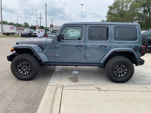 Used 2025 Jeep Wrangler Unlimited Rubicon AWD/4WD image 7