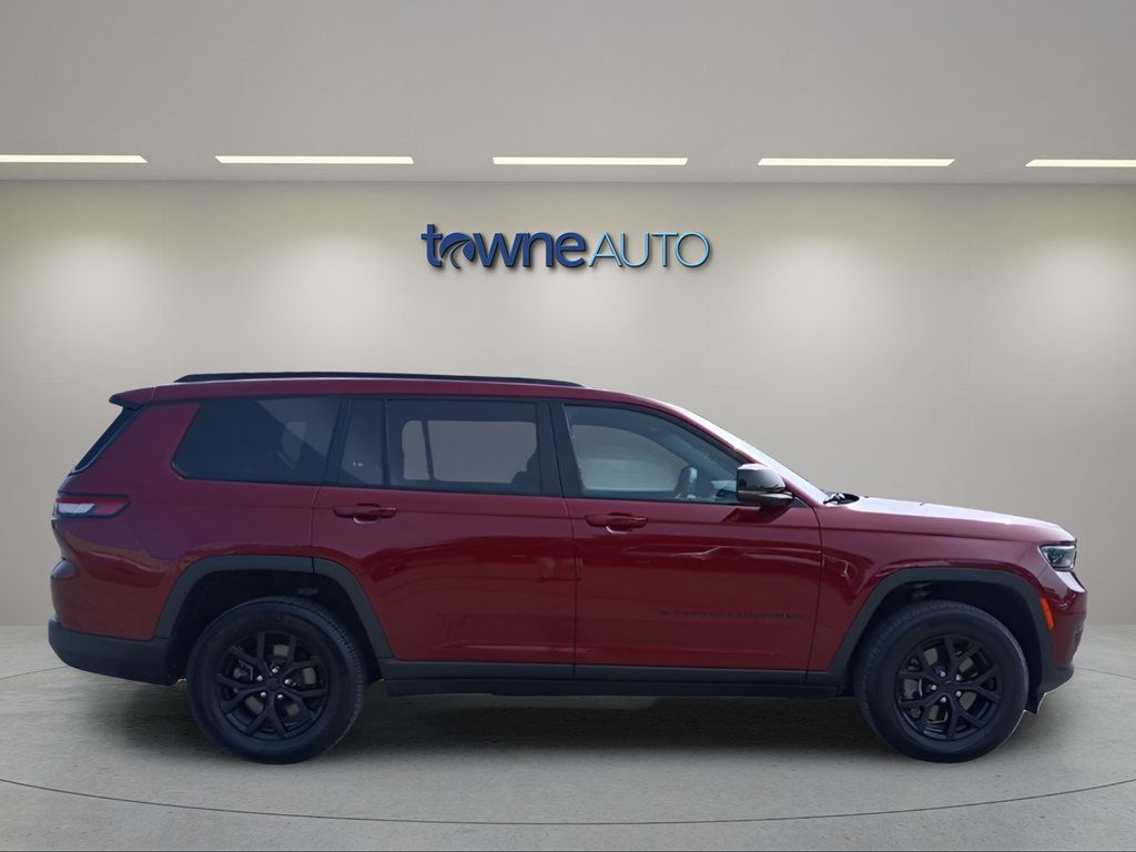 Used 2025 Jeep Grand Cherokee L Altitude AWD/4WD image 7