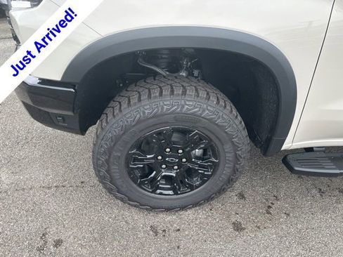 New 2026 Chevrolet Silverado 1500 ZR2 w/ Dark Appearance Package AWD/4WD image 10