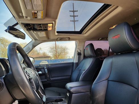 Used 2019 Toyota 4Runner image 7