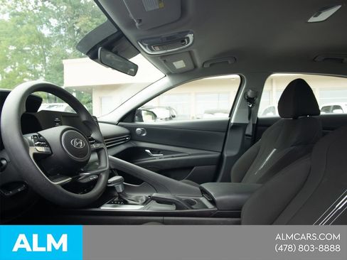 Used 2023 Hyundai Elantra SEL FWD image 17