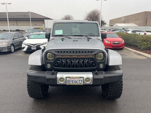 Used 2015 Jeep Wrangler Sahara image 2