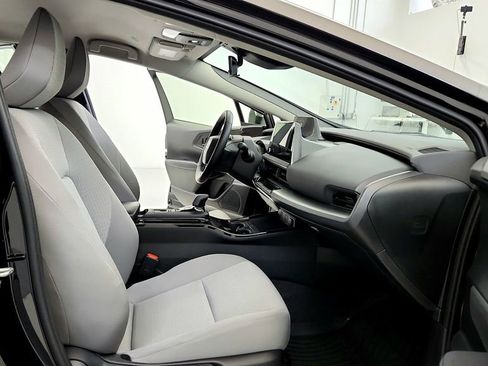 Used 2024 Toyota Prius LE AWD/4WD image 17