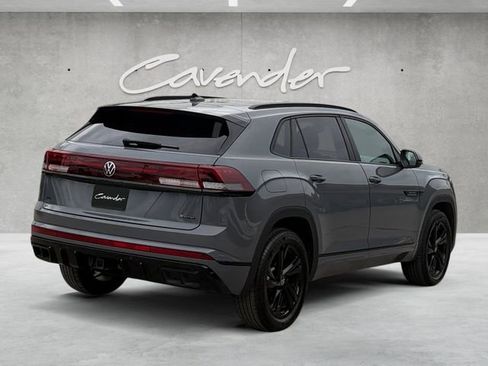 Used 2025 Volkswagen Atlas Cross Sport SEL R-Line AWD/4WD image 16