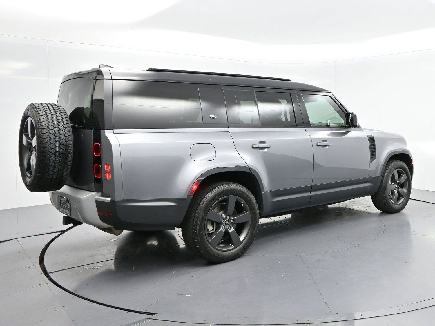 Used 2024 Land Rover Defender 130 S AWD/4WD image 7