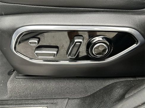 Used 2023 Jeep Grand Cherokee L Summit w/ Advanced Protech Group IV image 12