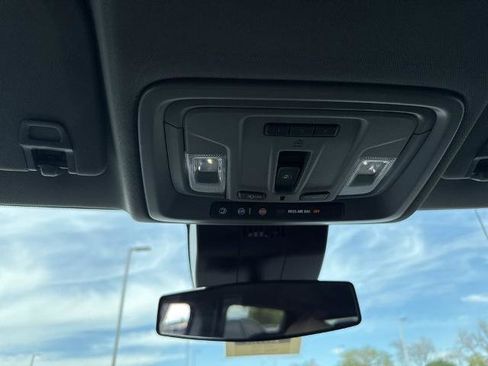 Used 2025 GMC Sierra 1500 Elevation w/ Preferred Package image 9