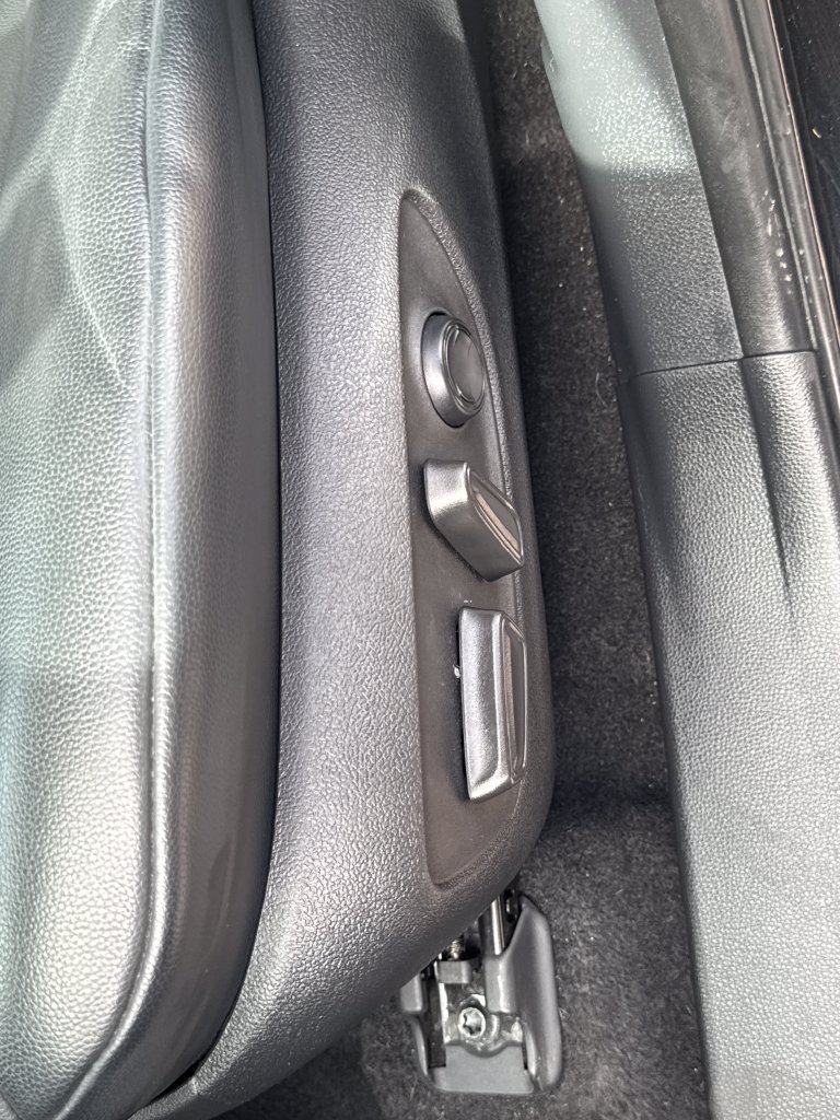 Used 2023 Toyota Highlander XLE AWD/4WD image 53