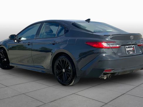 Used 2025 Toyota Camry SE FWD image 12
