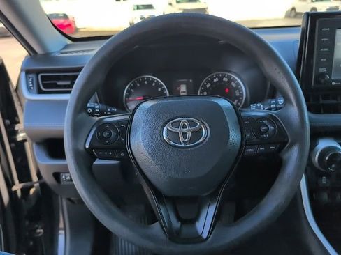 Used 2021 Toyota RAV4 XLE image 16
