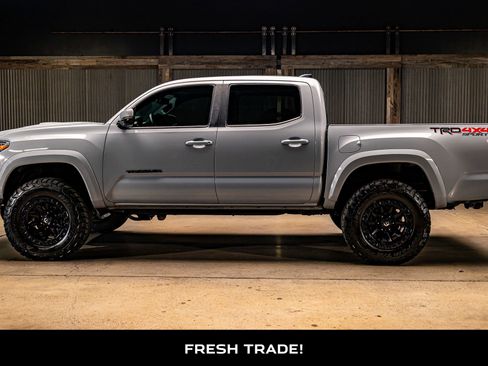 Used 2021 Toyota Tacoma TRD Sport w/ Technology Package image 5