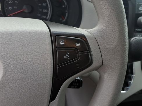 Used 2013 Toyota Sienna LE image 23