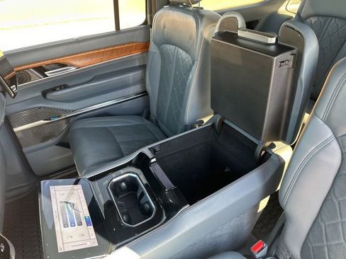 Used 2022 Jeep Grand Wagoneer Series III w/ Rear Seat Video Group 1 AWD/4WD image 22