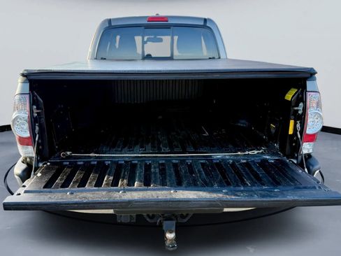 Used 2010 Toyota Tacoma 4x4 Access Cab V6 image 9