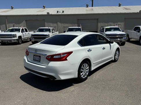 Used 2016 Nissan Altima 2.5 S w/ Power Driver Seat Package FWD image 9