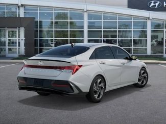 New 2025 Hyundai Elantra SEL FWD video 4