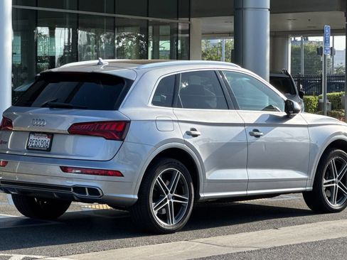 Used 2019 Audi SQ5 Premium Plus w/ Premium Plus Package AWD/4WD image 5