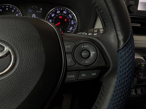 Used 2019 Toyota RAV4 XLE Premium FWD image 36