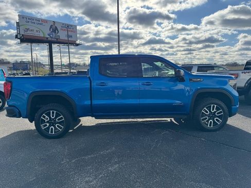 Used 2022 GMC Sierra 1500 AT4 w/ AT4 Premium Package image 2